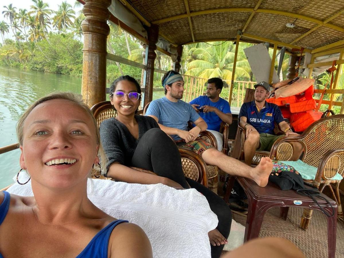 Piggy Hostel Varkala Eksteriør billede